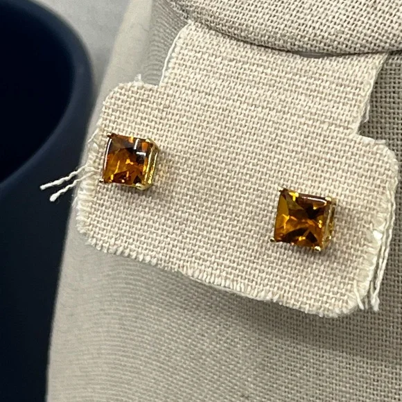 Vintage 14K Yellow Gold Princess Cut Citrine Stud Earrings - Picture 14 of 17